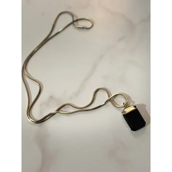 black onyx pendant necklace with a rectangular stone - Picture 2 of 4